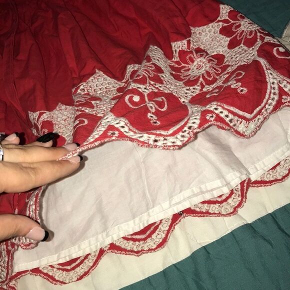 3/$15 Crystal candy Red floral scalloped tie lined skirt size small - Picture 8 of 9